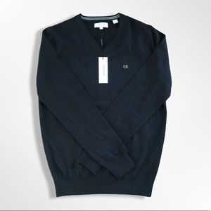 CALVIN KLEIN~Men’s black v-neck golf sweater
